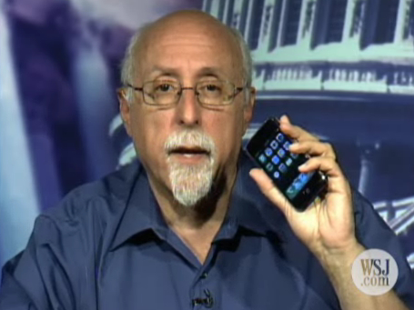 walt_mossberg_iphone_cellphone